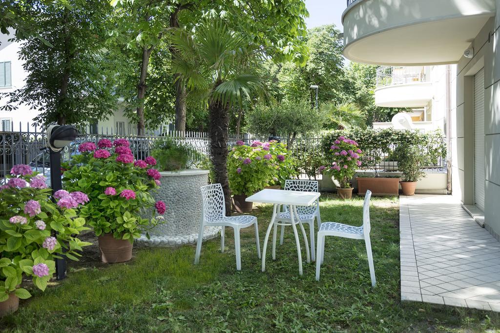 Residence Hamilton Riccione Eksteriør bilde